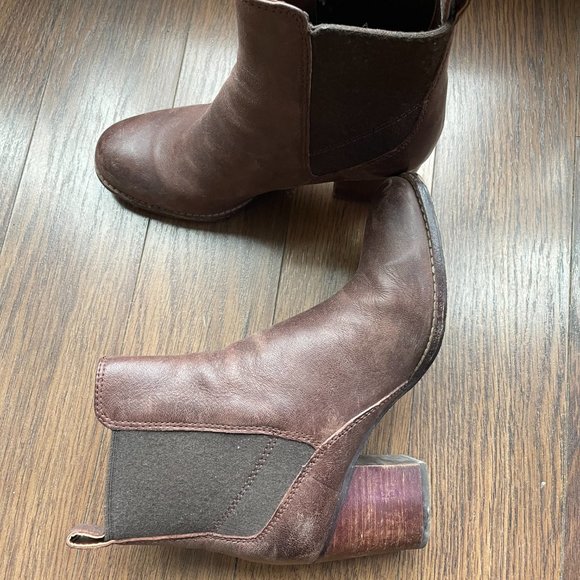 Clark's brown heeled boots - Picture 3 of 4